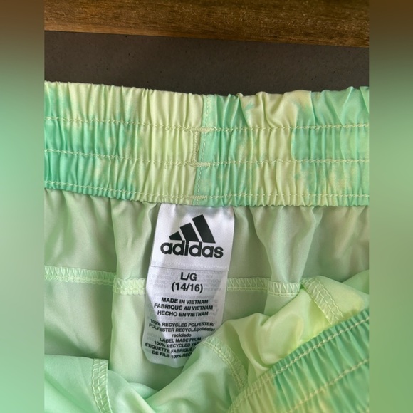 Adidas Shorts NWT Boy’s Large Size 14/16 ‘Almost Lime’ - Picture 5 of 8